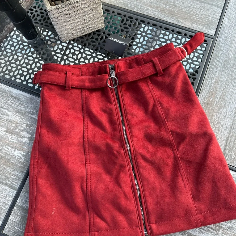 Maroon Mini Skirt 🤍 - Picture 3 of 3